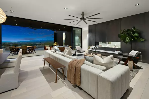 2085 Desert Flower CT, Palm Springs, CA 92262