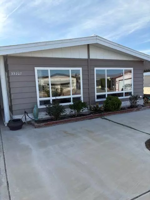 Thousand Palms, CA 92276,33207 Laura DR