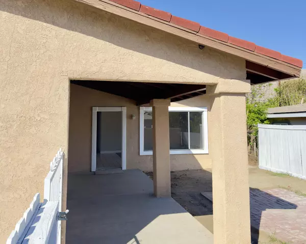 La Quinta, CA 92253,52121 Avenida Velasco