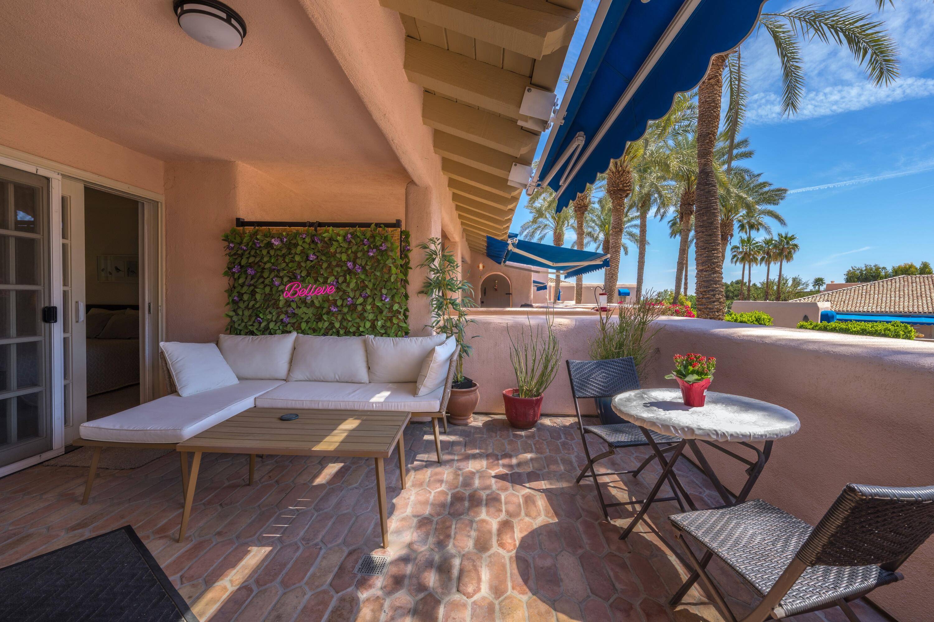 Palm Springs, CA 92262,500 E Amado RD #422