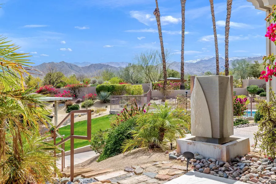 48942 Canyon Crest LN, Palm Desert, CA 92260