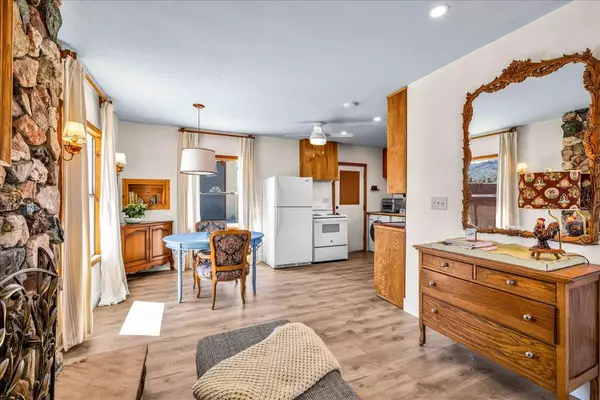 Joshua Tree, CA 92252,6426 Park BLVD