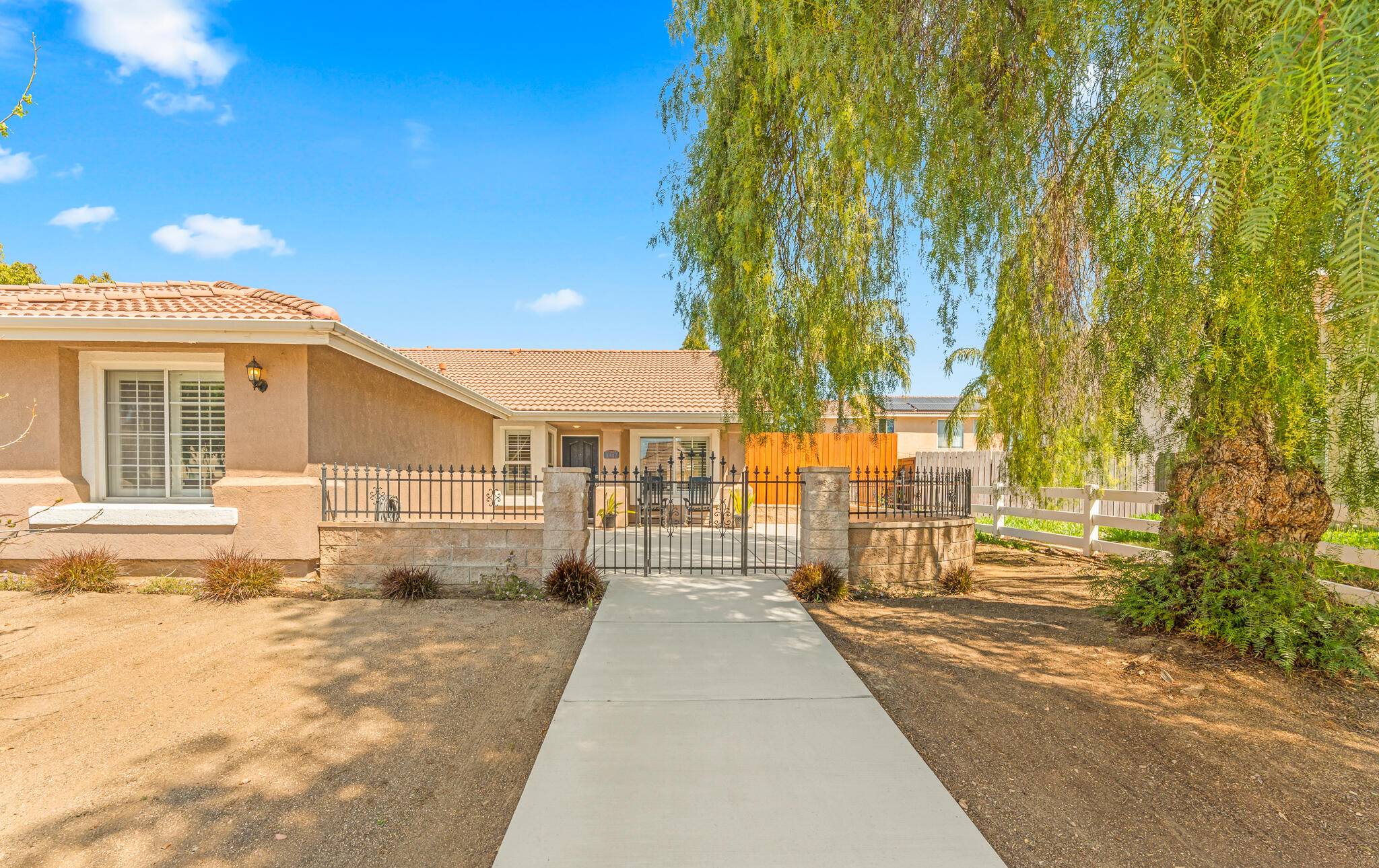 Hemet, CA 92545,3842 Paris ST