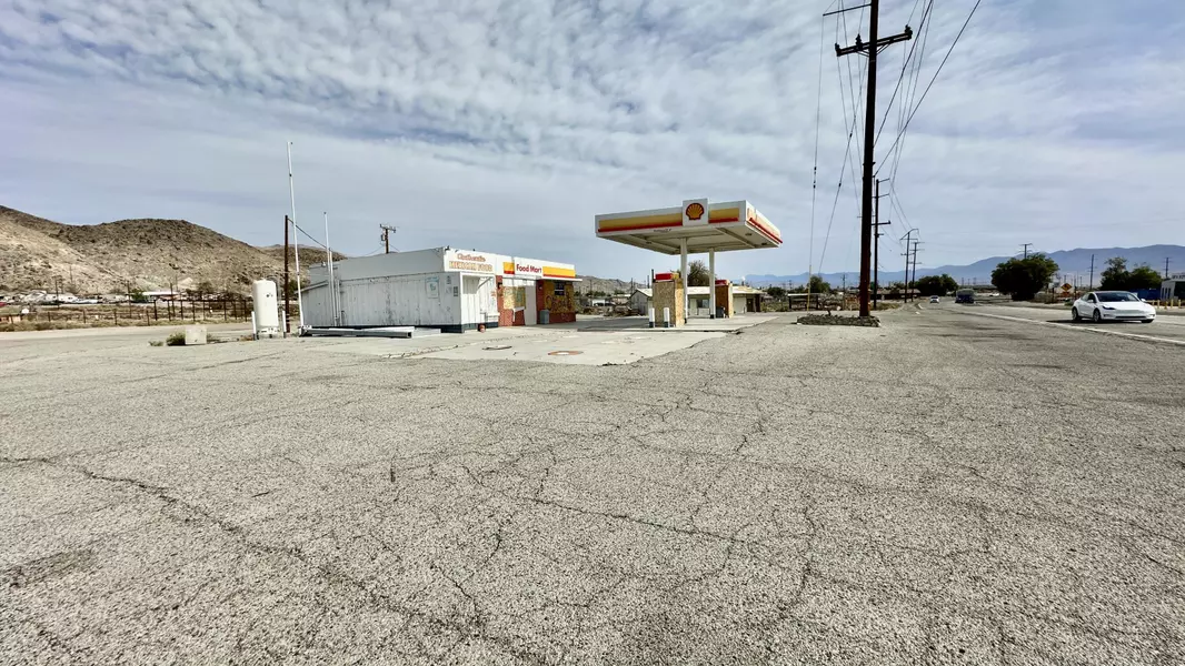 82264 Trona Rd, Trona, CA 93562