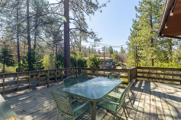 Idyllwild, CA 92549,54025 Pine Crest AVE