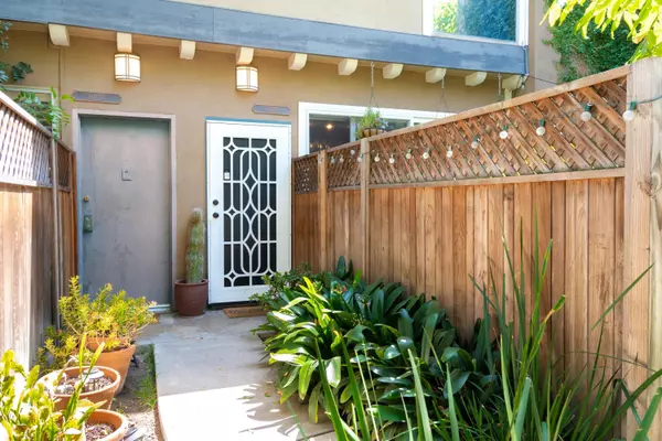 Culver City, CA 90230,6229 Green Valley CIR