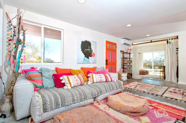 29 Palms, CA 92277,724 Bluegrass AVE