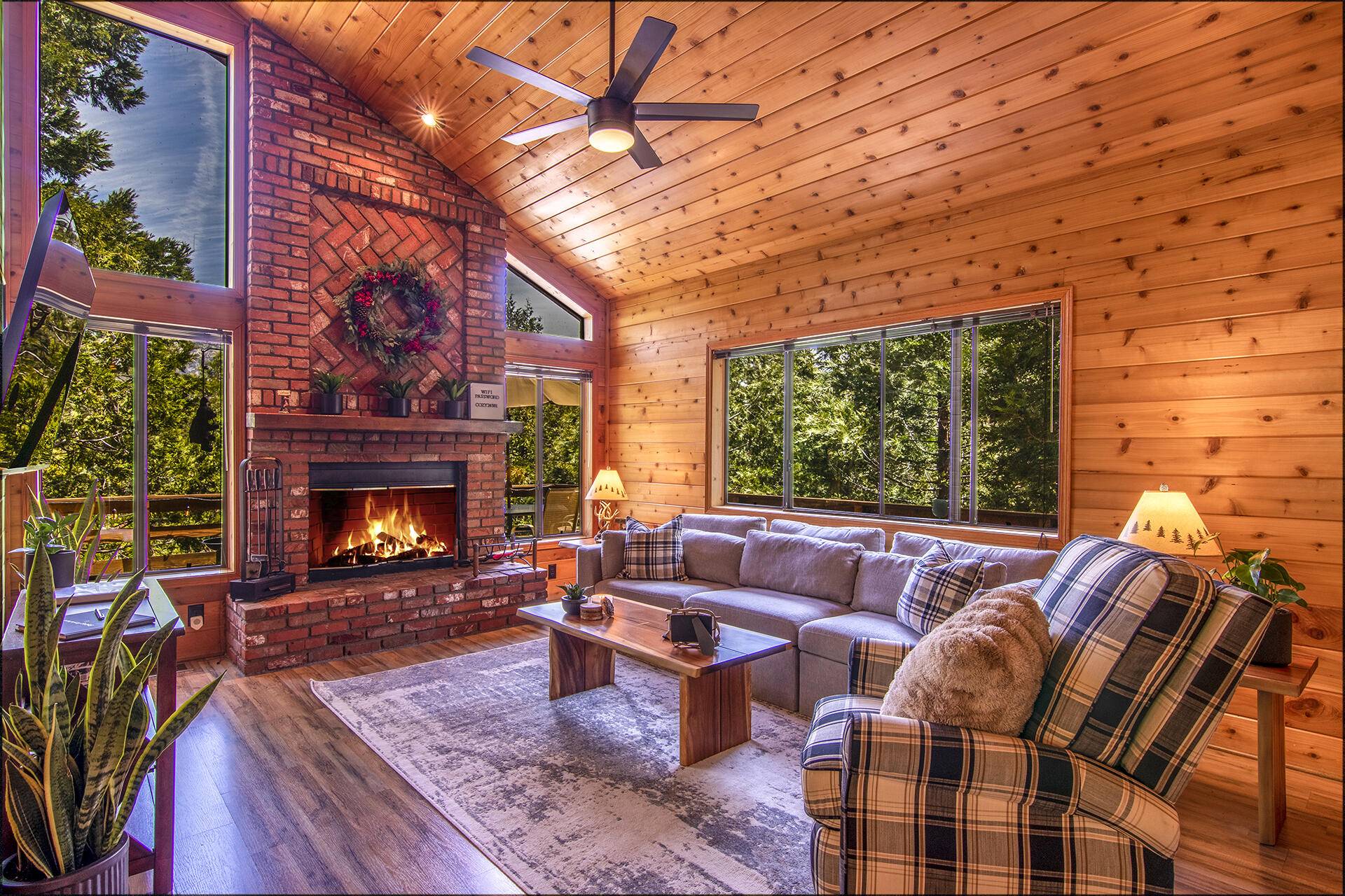 24561 Lakeview DR, Idyllwild, CA 92549
