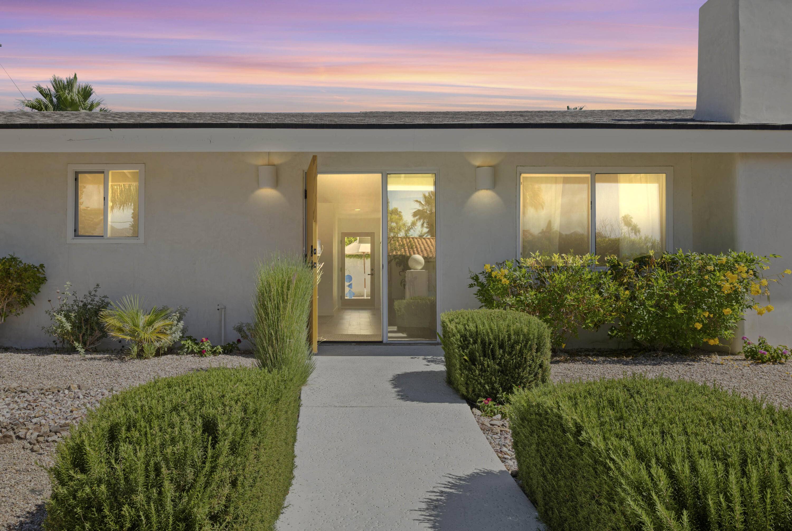Palm Springs, CA 92262,1190 E Buena Vista DR