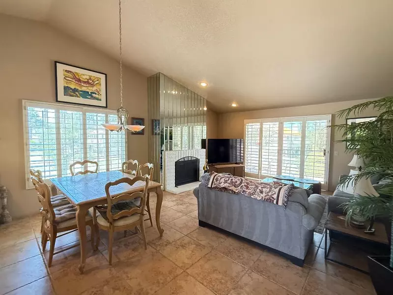 688 Vista Lago CIR N, Palm Desert, CA 92211