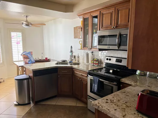 La Quinta, CA 92253,77129 Calle Mazatlan