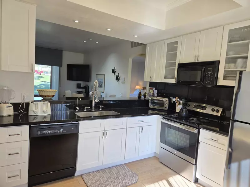 67356 S Chimayo DR, Cathedral City, CA 92234