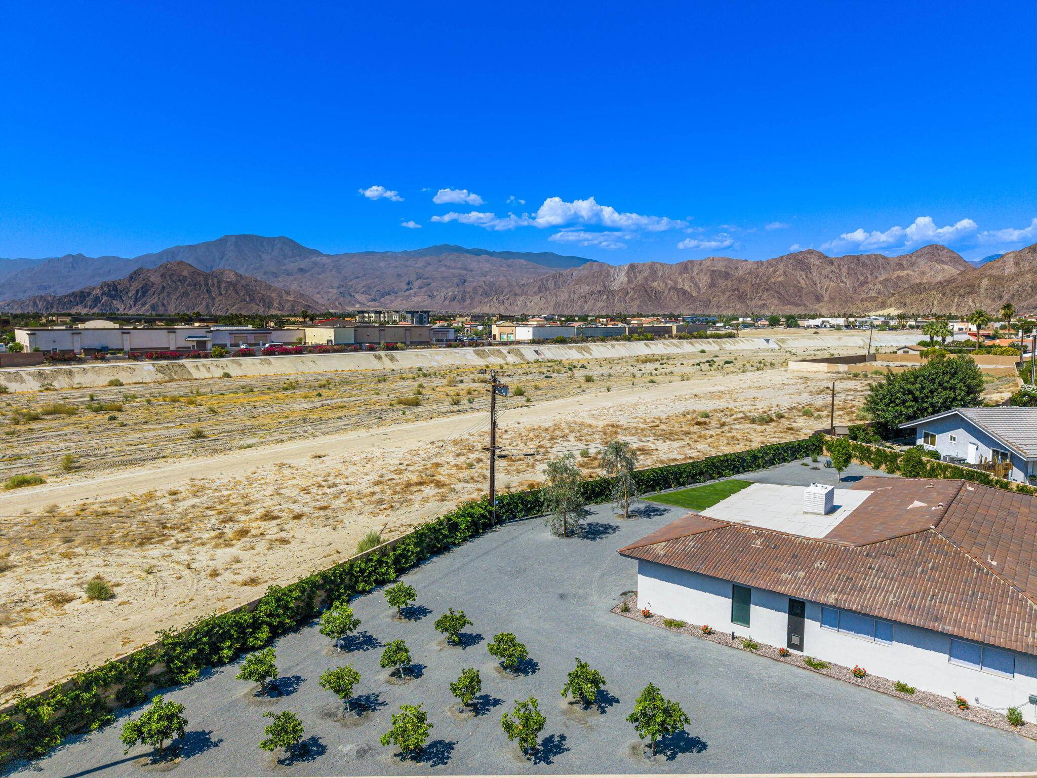 La Quinta, CA 92253,79869 Hummingbird LN