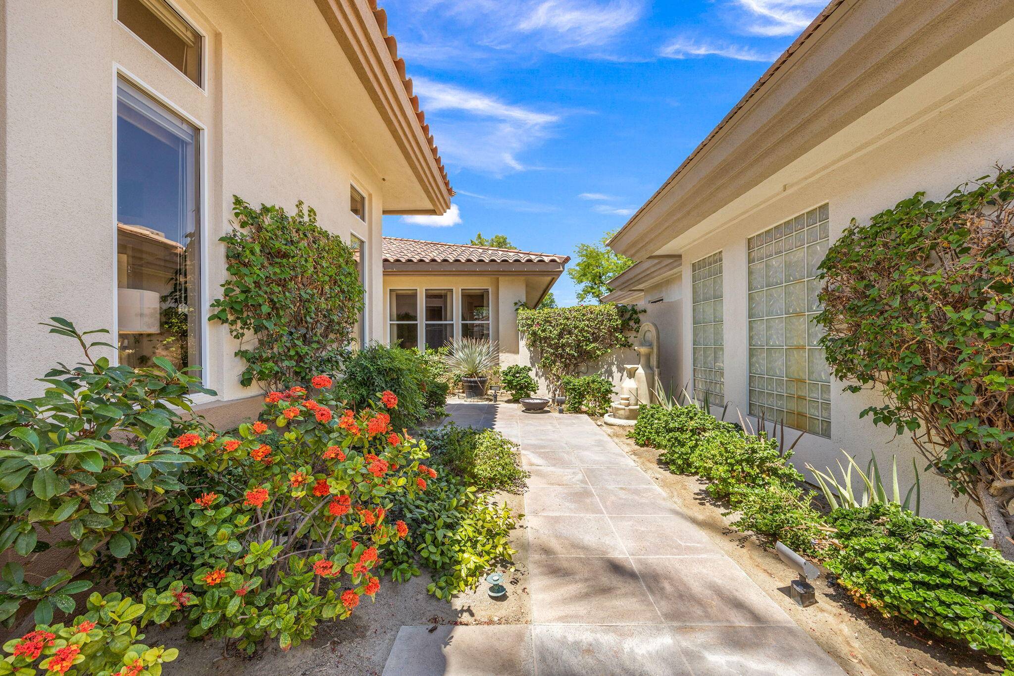 Palm Desert, CA 92211,261 Eagle Dance CIR