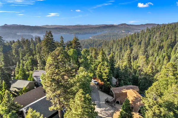 Lake Arrowhead, CA 92352,745 Kings CT