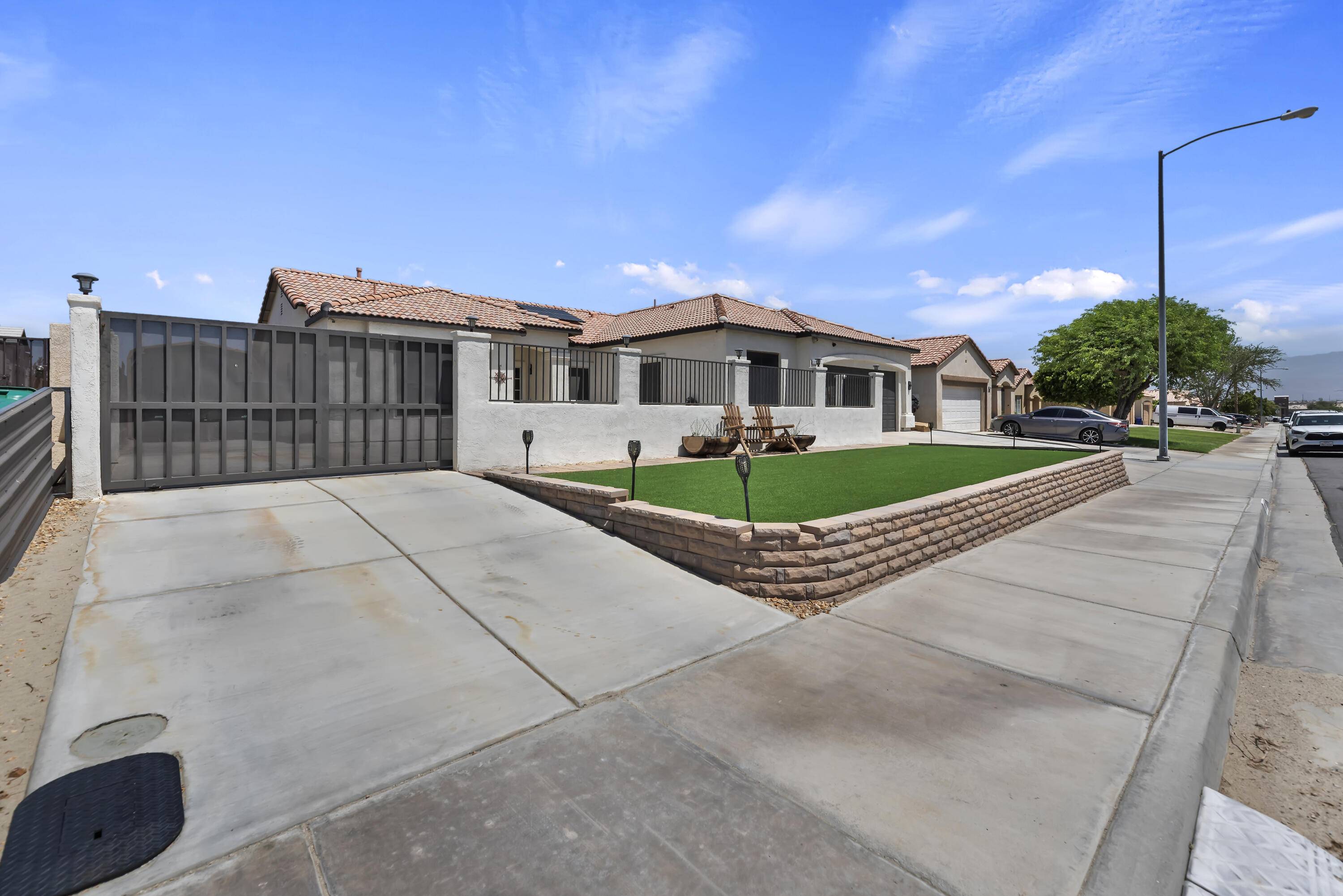 Thousand Palms, CA 92276,31292 Via Ventana