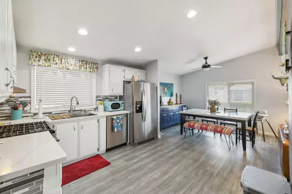 Desert Hot Springs, CA 92240,15300 Palm DR #13