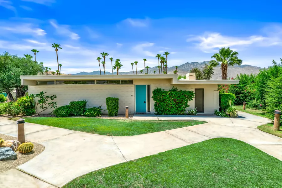 215 Desert Lakes DR, Palm Springs, CA 92264