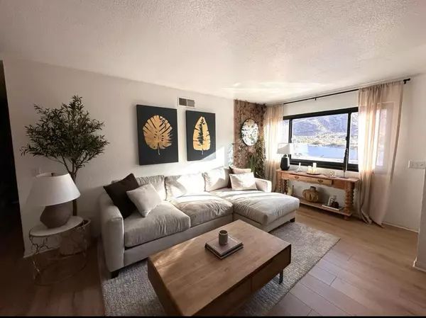 Palm Desert, CA 92260,72603 Edgehill DR #4