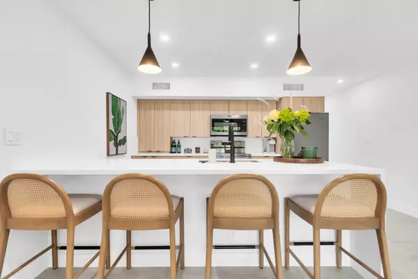 Palm Springs, CA 92264,1655 E Palm Canyon DR #115