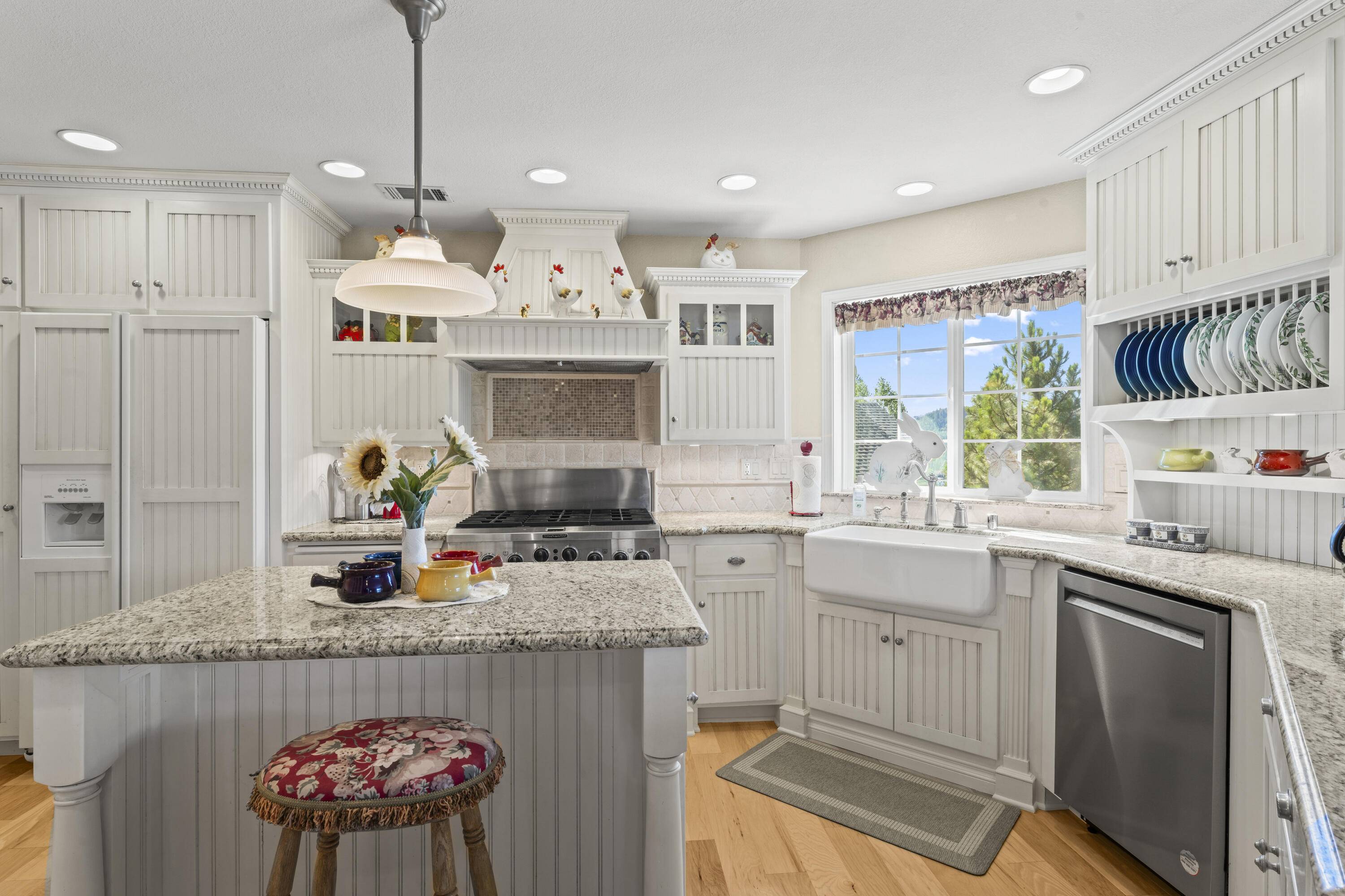 Lake Arrowhead, CA 92352,692 Zurich DR