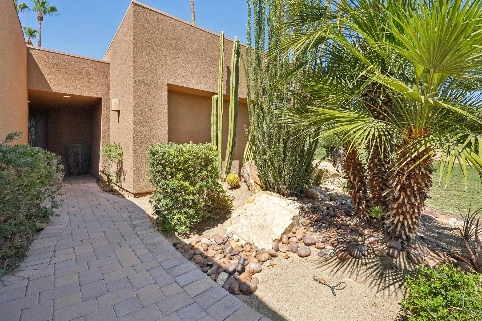 Palm Desert, CA 92260,73457 Irontree DR