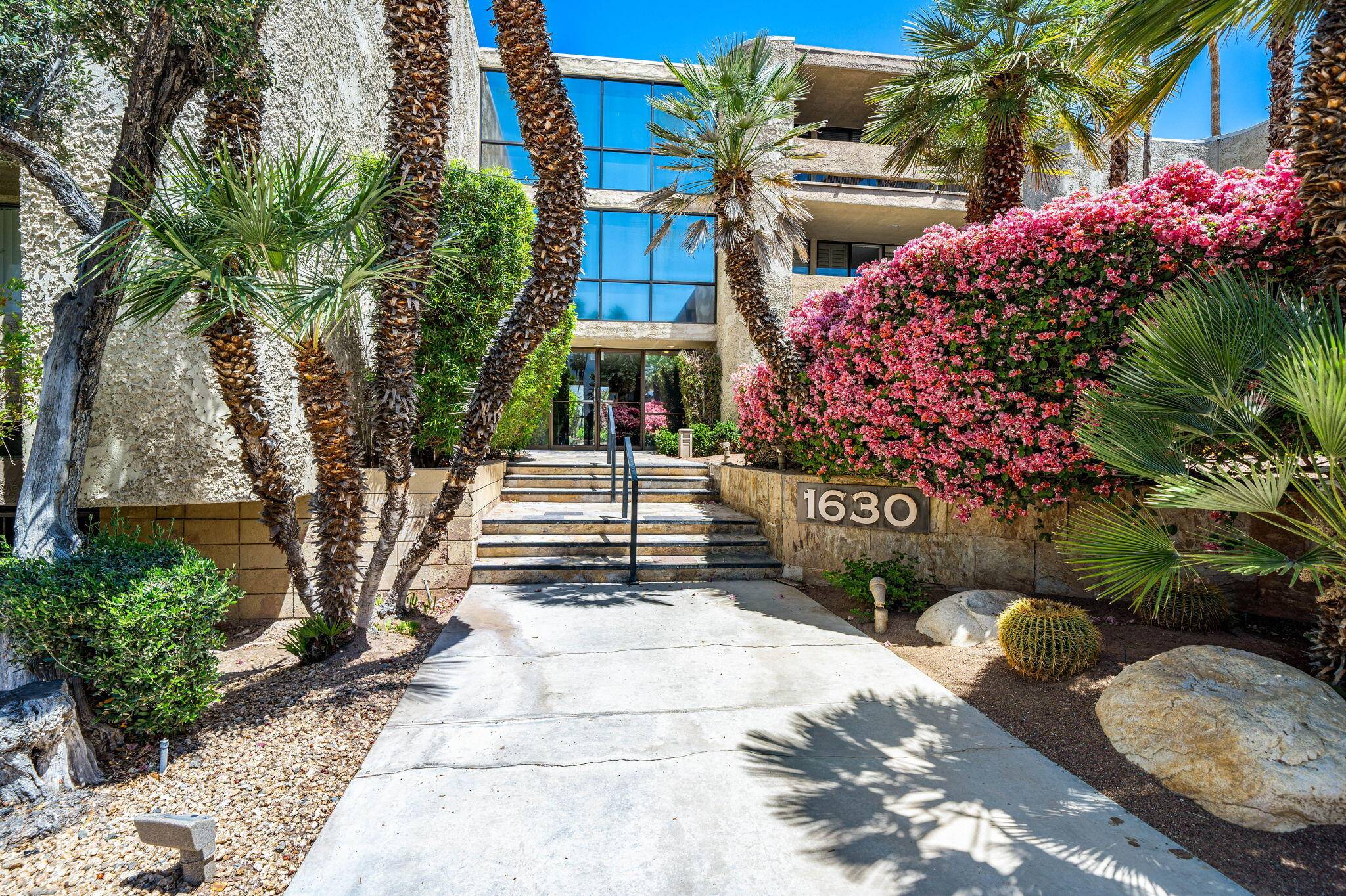 1630 S La Reina WAY #1c, Palm Springs, CA 92264
