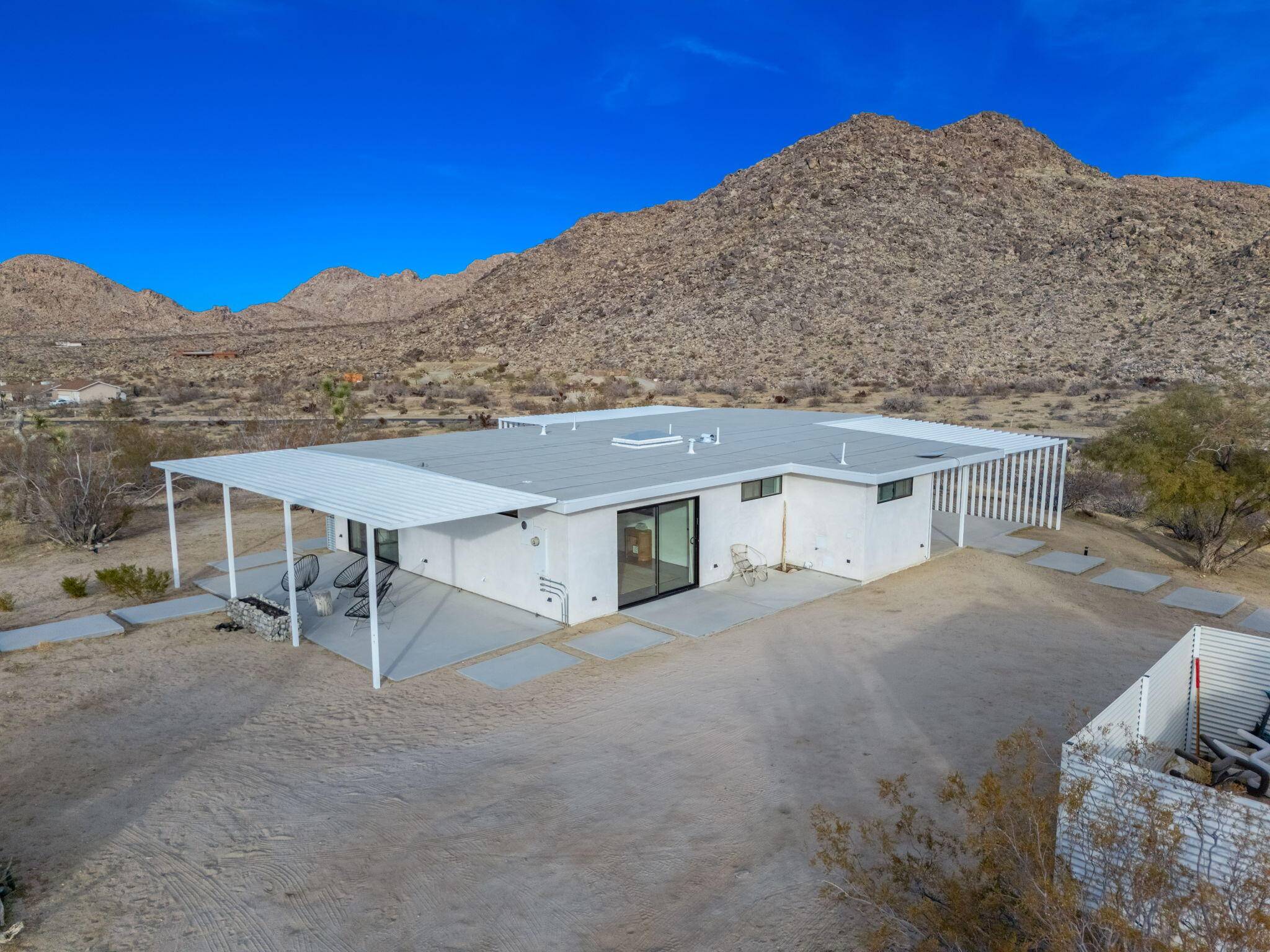 Joshua Tree, CA 92252,8256 Quail Springs RD