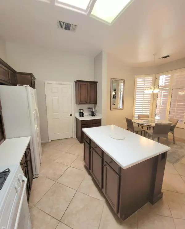 Palm Desert, CA 92211,37391 Skycrest RD
