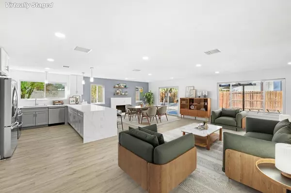 2490 E Francis DR, Palm Springs, CA 92262