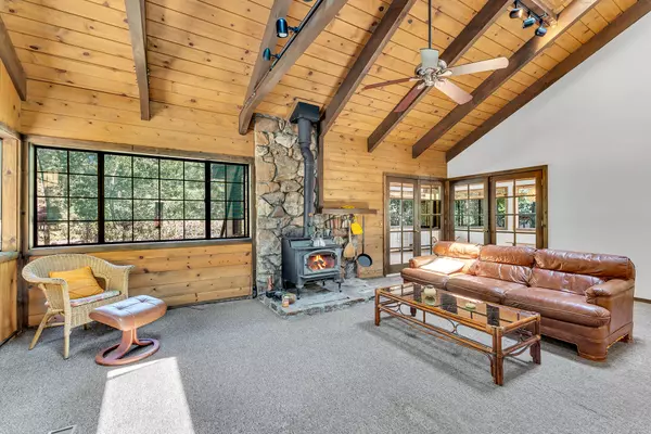 Idyllwild, CA 92549,25140 Coulter DR