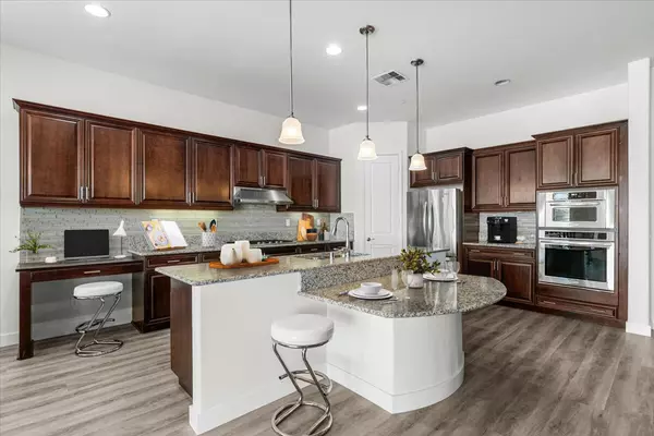 Indio, CA 92203,39313 Camino Las Hoyes