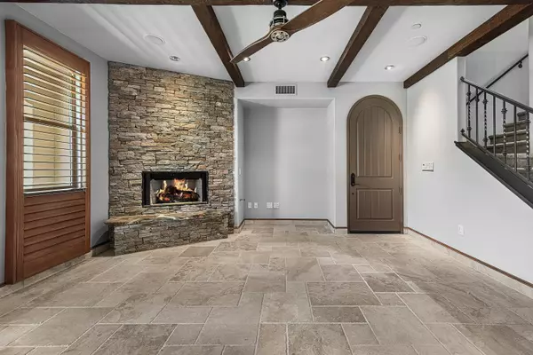 Palm Springs, CA 92262,450 White Fox TRL