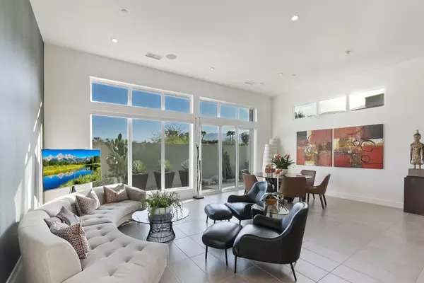 Palm Springs, CA 92262,885 Fountain DR