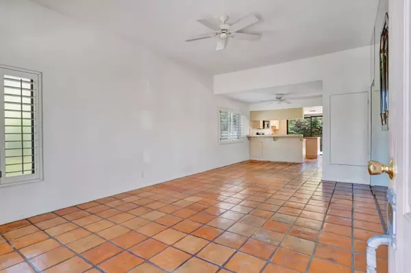 Palm Springs, CA 92264,5300 Los Coyotes DR