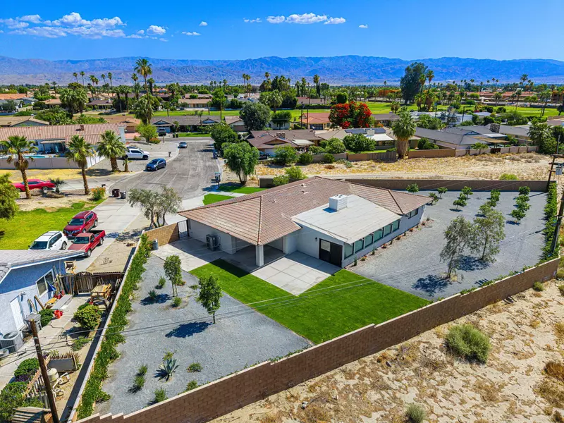 79869 Hummingbird LN, La Quinta, CA 92253