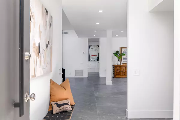 Palm Springs, CA 92264,314 Desert Lakes DR