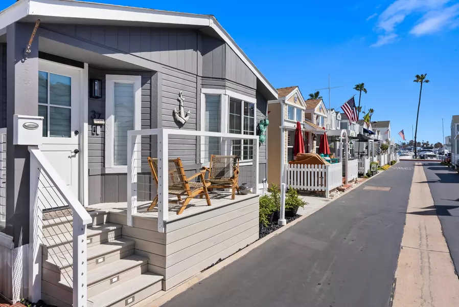 37 El Paseo ST, Newport Beach, CA 92663