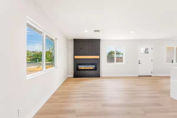 Coachella, CA 92236,86101 Corte Olivia