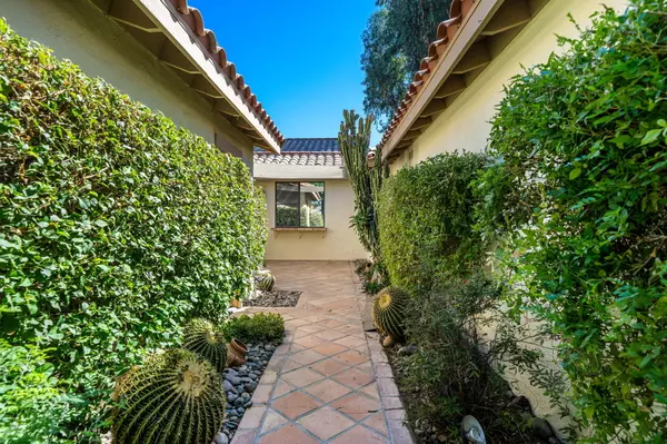 Palm Desert, CA 92260,186 Gran Via