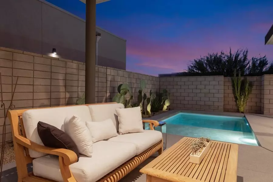 423 Fountain DR, Palm Springs, CA 92262