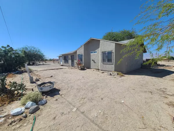 Thermal, CA 92274,1064 Treasure DR