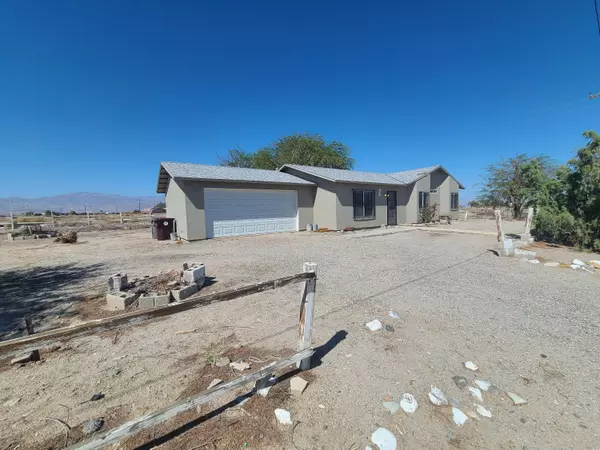 Thermal, CA 92274,1064 Treasure DR