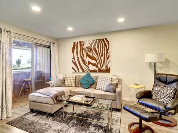 Palm Springs, CA 92262,470 N Villa CT #208