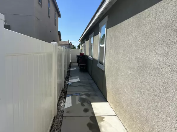 Rialto, CA 92376,426 E Orchard ST