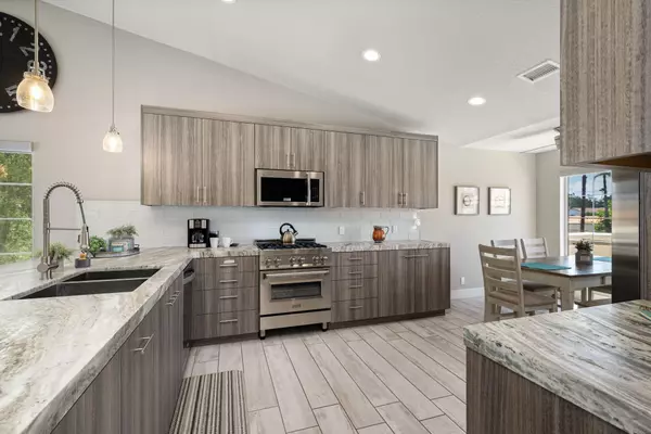 Palm Desert, CA 92211,172 Torrey Pine DR