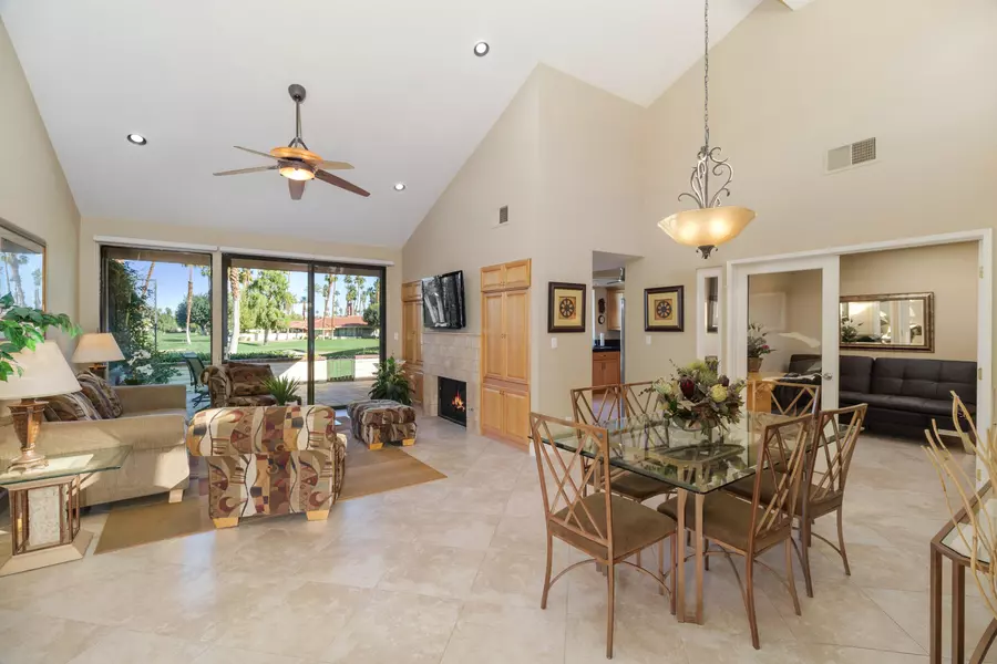 240 Santa Barbara CIR, Palm Desert, CA 92260