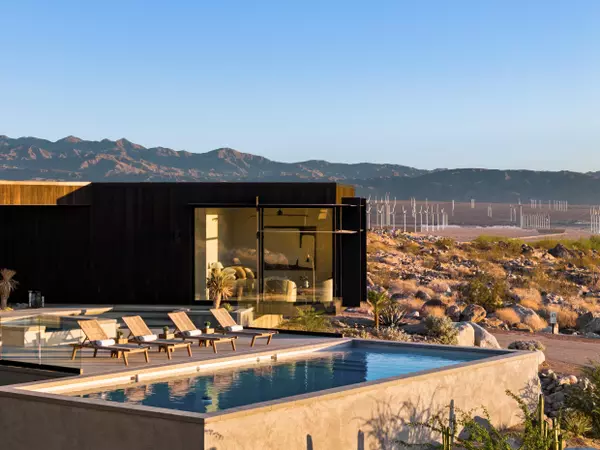 Palm Springs, CA 92262,2085 Desert Flower CT