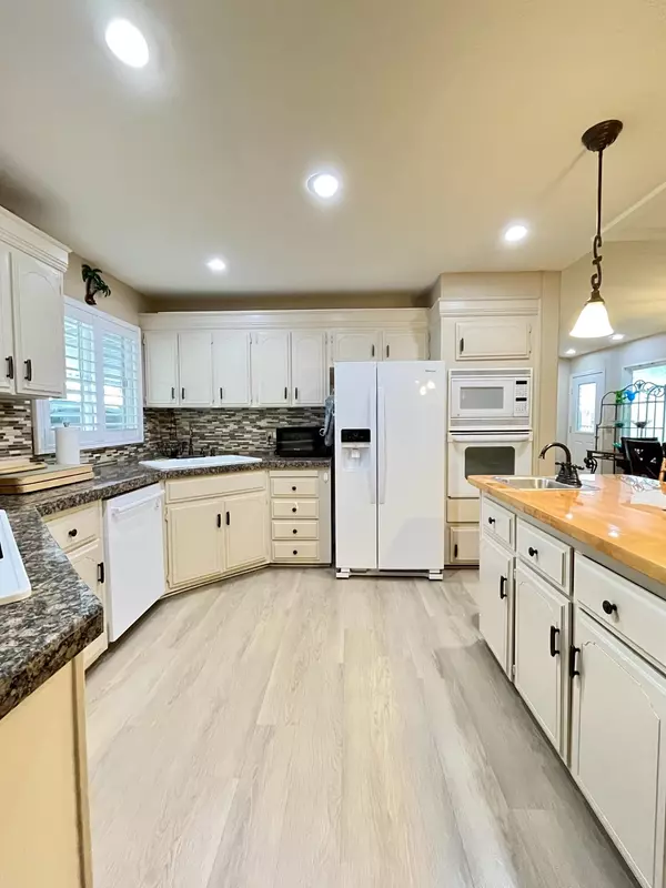 Palm Desert, CA 92260,39705 Manzanita DR