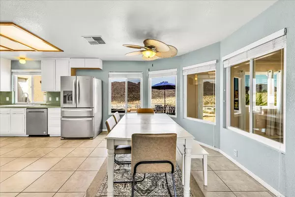 Joshua Tree, CA 92252,61815 Alta Loma DR